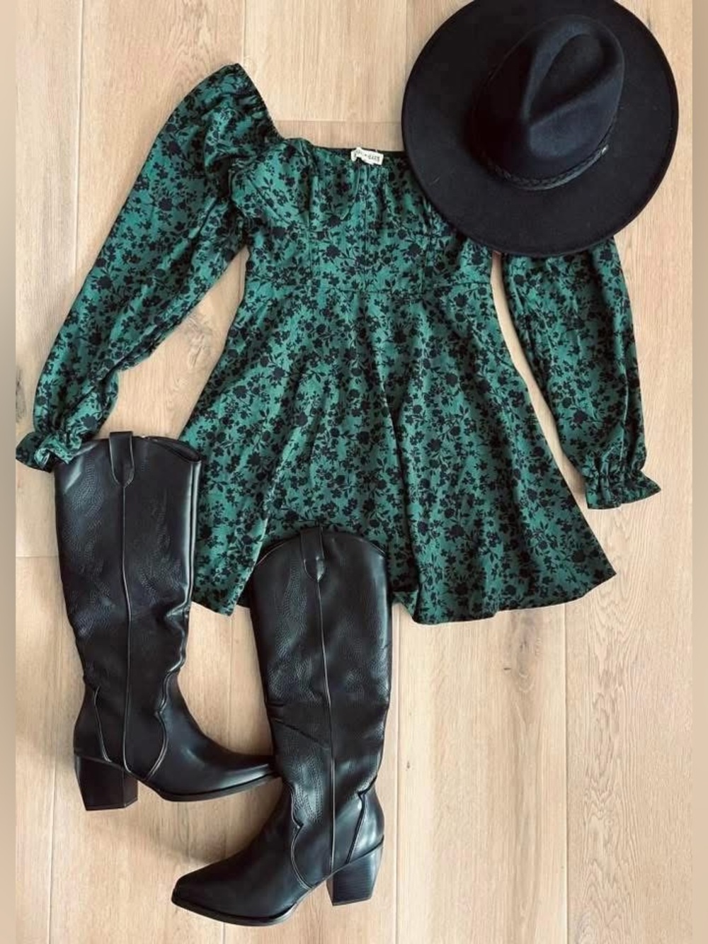 Green Floral Mini Dress | Western Chic | Size Medium - Picture 4 of 4